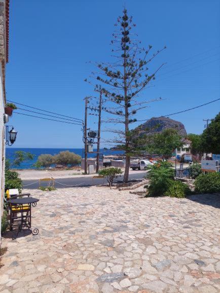 Hotel Belessi'S Mansion 1 à Monemvasia Extérieur photo